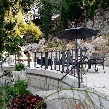Apartment Zizi Omiš Exterior foto